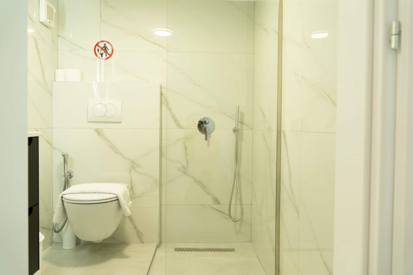 DOUBLE — every detail, thoughtfully placed 1